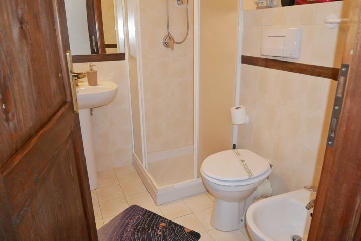 Image No.48-3 Bed Property for sale