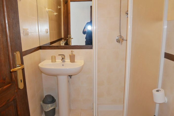 Image No.49-3 Bed Property for sale