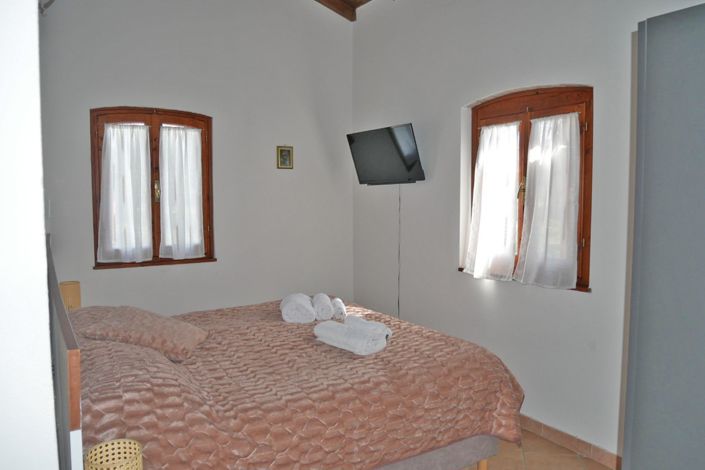 Image No.51-3 Bed Property for sale