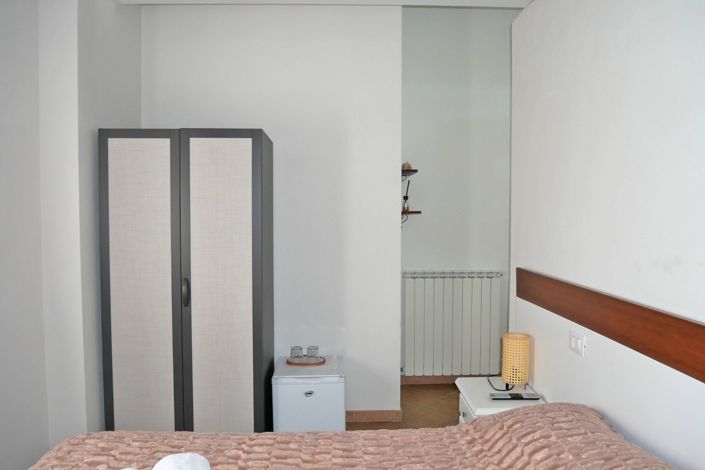 Image No.52-3 Bed Property for sale