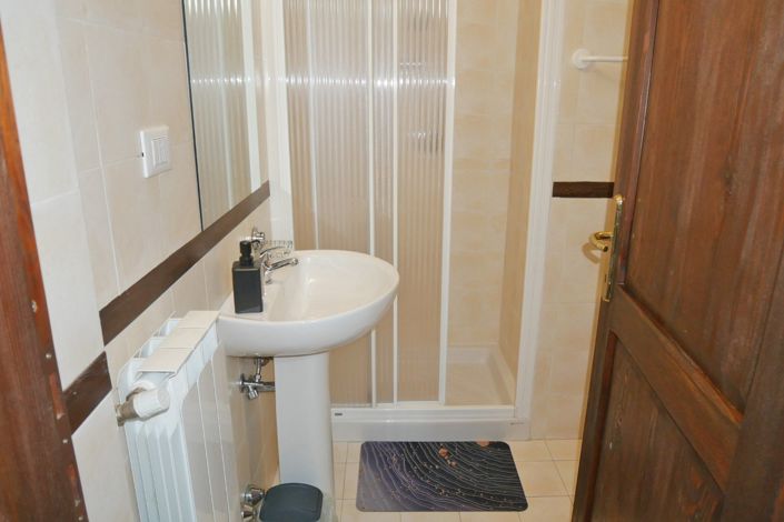 Image No.54-3 Bed Property for sale