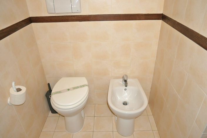 Image No.55-3 Bed Property for sale