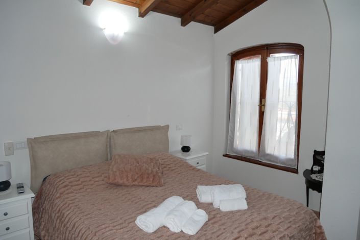 Image No.58-3 Bed Property for sale