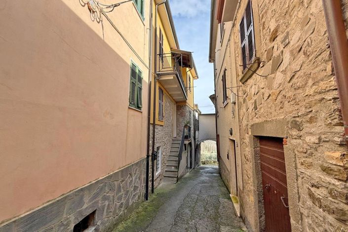 Image No.2-3 Bed Village House for sale