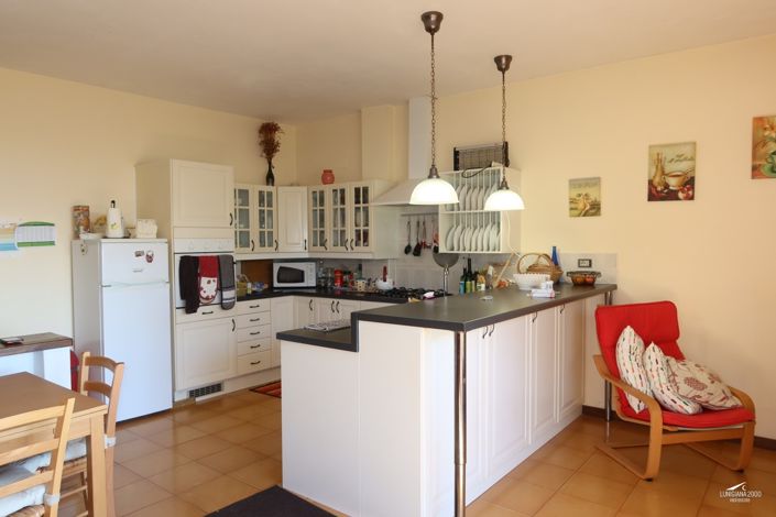 Image No.11-4 Bed Property for sale