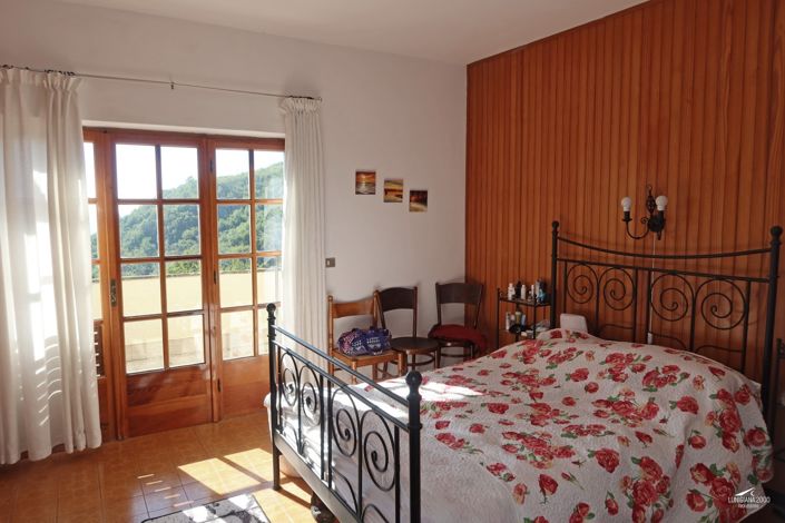 Image No.21-4 Bed Property for sale