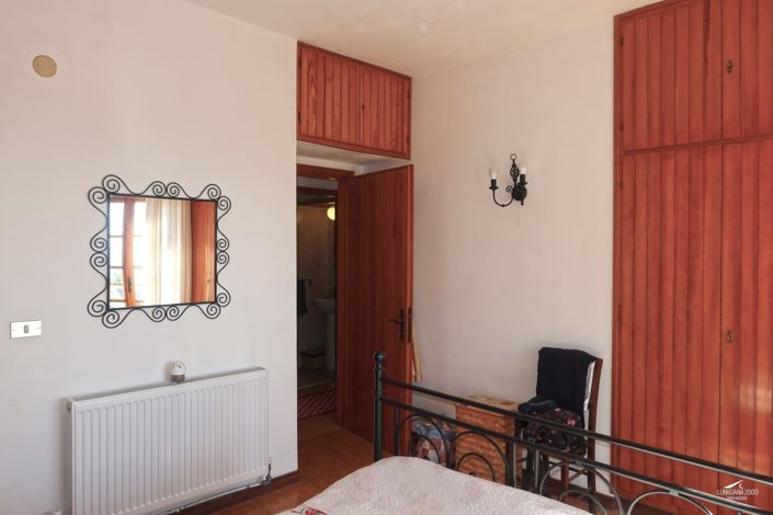 Image No.22-4 Bed Property for sale