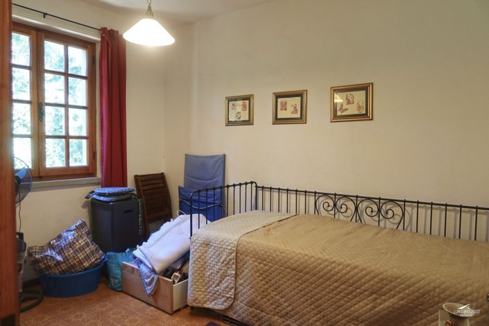 Image No.27-4 Bed Property for sale