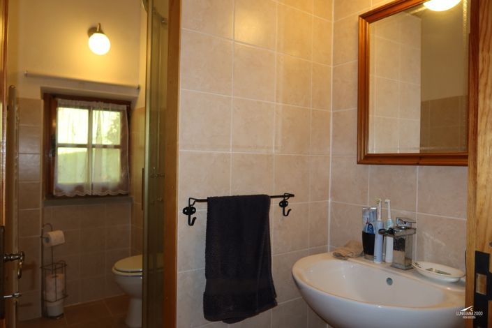 Image No.30-4 Bed Property for sale