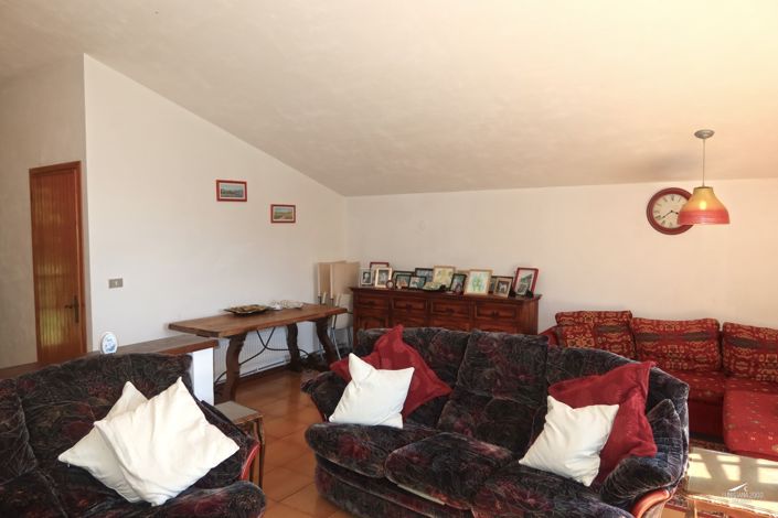 Image No.42-4 Bed Property for sale