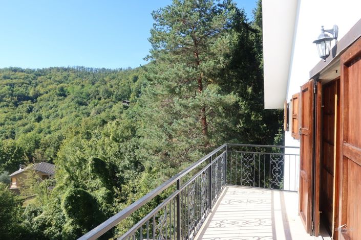 Image No.43-4 Bed Property for sale