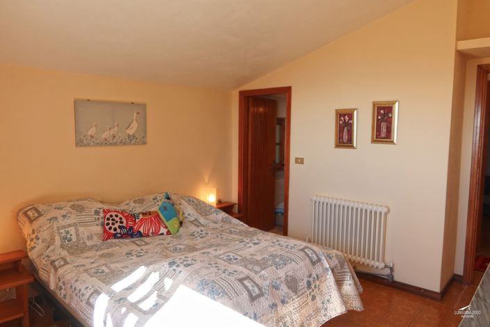 Image No.51-4 Bed Property for sale