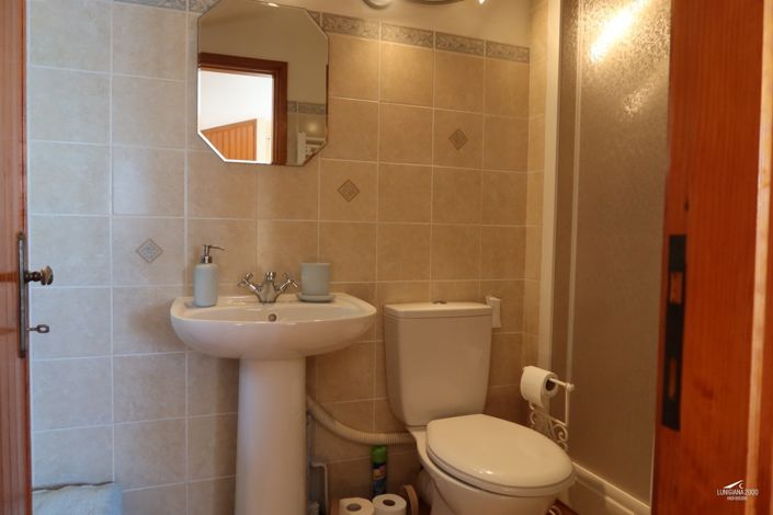 Image No.52-4 Bed Property for sale