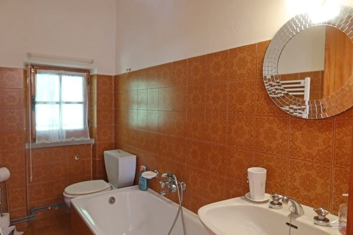 Image No.58-4 Bed Property for sale