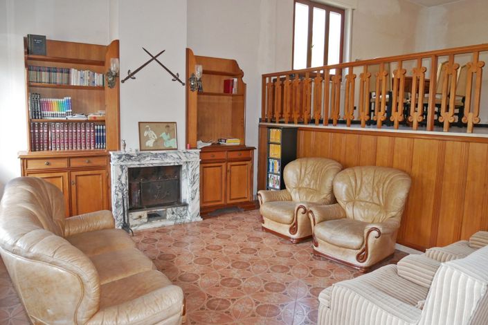 Image No.14-3 Bed Property for sale