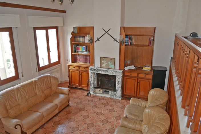 Image No.16-3 Bed Property for sale