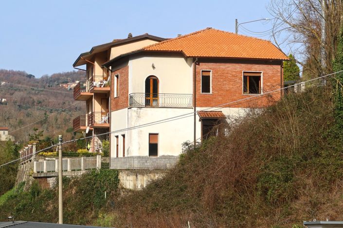 Image No.2-3 Bed Property for sale