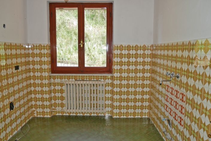 Image No.24-3 Bed Property for sale