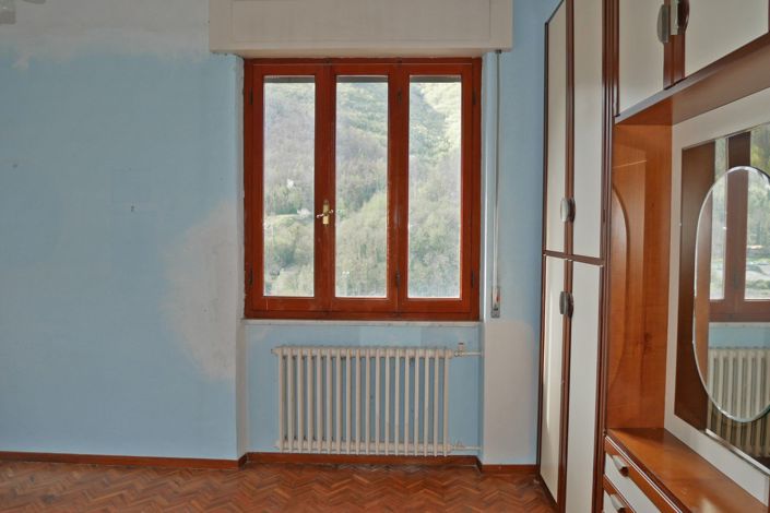 Image No.27-3 Bed Property for sale