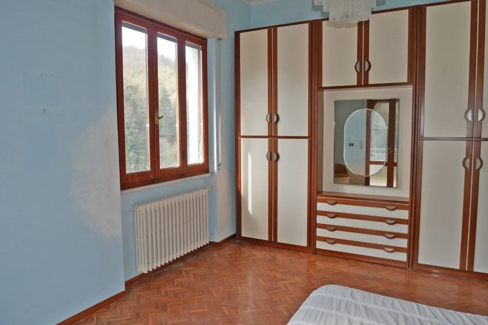 Image No.28-3 Bed Property for sale