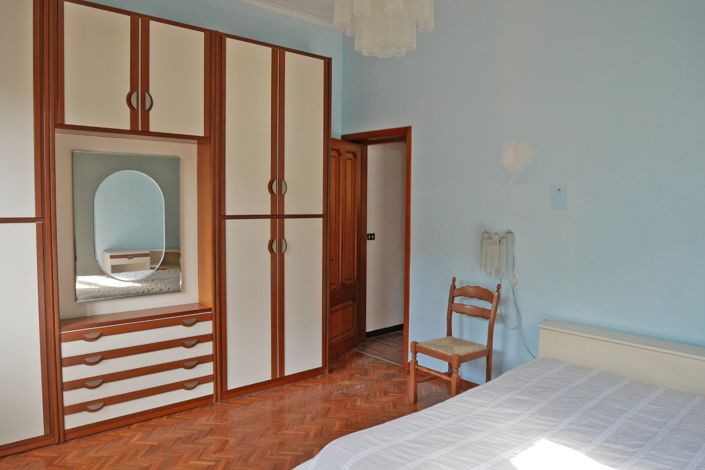 Image No.29-3 Bed Property for sale