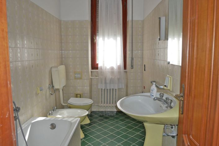 Image No.30-3 Bed Property for sale