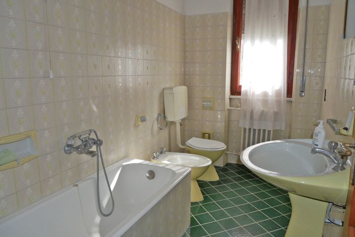 Image No.31-3 Bed Property for sale