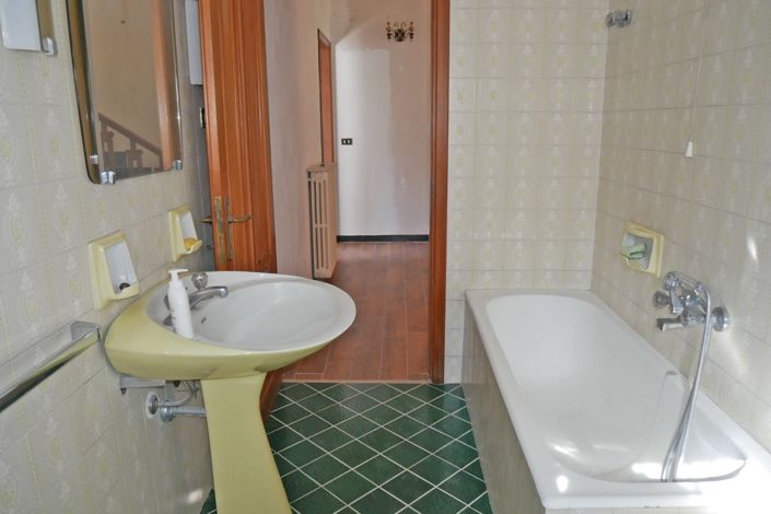 Image No.32-3 Bed Property for sale