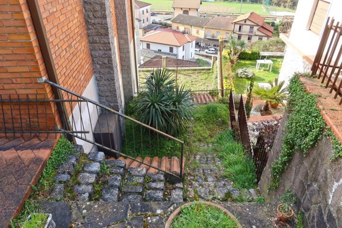 Image No.5-3 Bed Property for sale