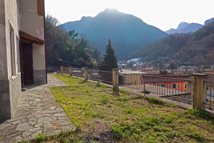 Image No.52-3 Bed Property for sale