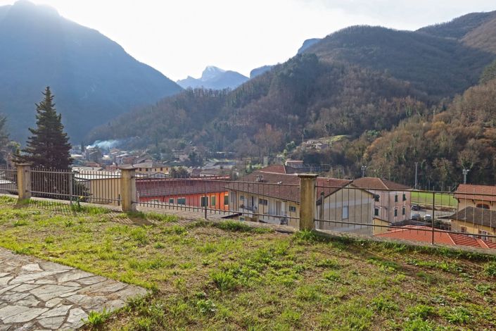 Image No.53-3 Bed Property for sale