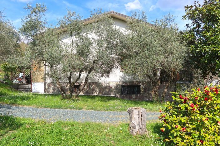 Image No.10-2 Bed Property for sale