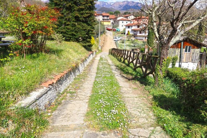 Image No.11-2 Bed Property for sale