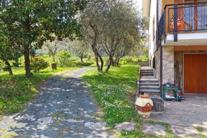 Image No.13-2 Bed Property for sale