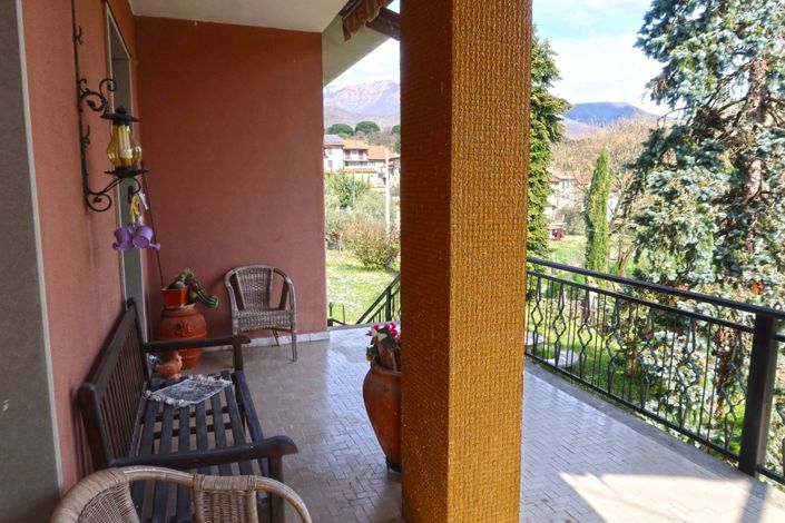 Image No.44-2 Bed Property for sale