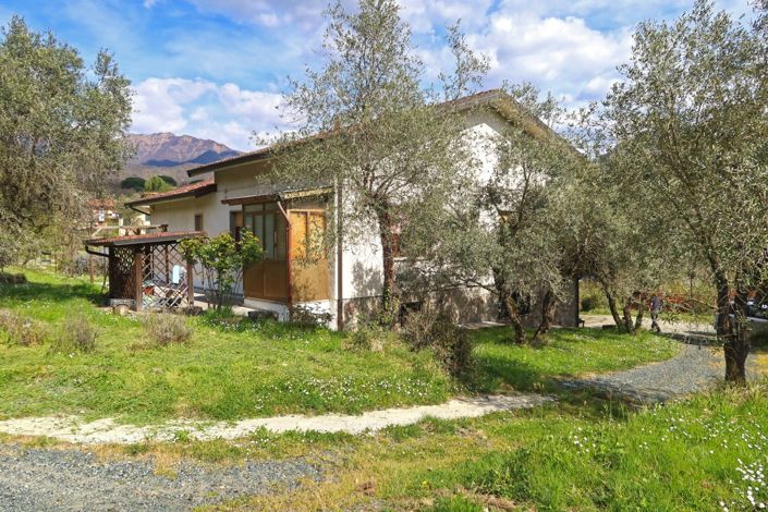 Image No.8-2 Bed Property for sale