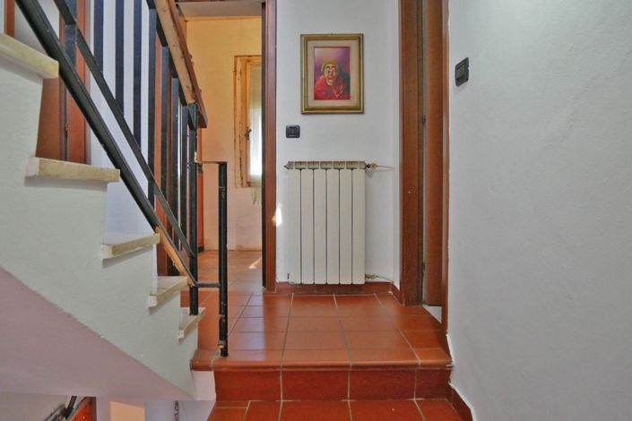 Image No.17-4 Bed Property for sale