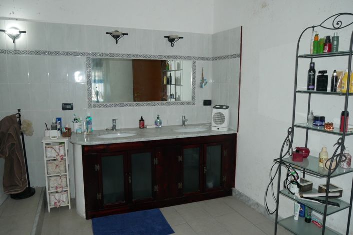 Image No.18-4 Bed Property for sale