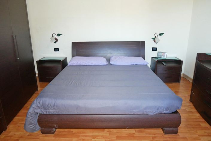 Image No.26-4 Bed Property for sale