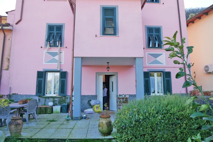 Image No.3-4 Bed Property for sale
