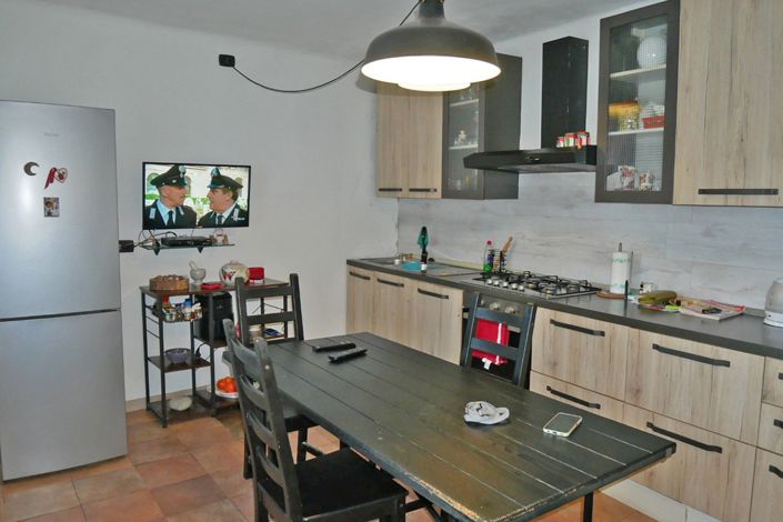 Image No.8-4 Bed Property for sale