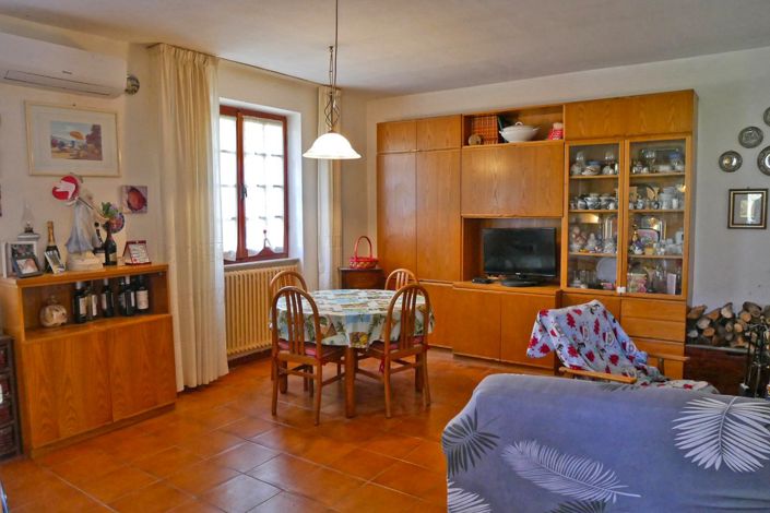 Image No.2-Appartement de 2 chambres à vendre à Casola in Lunigiana