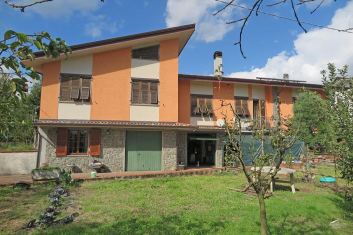 Image No.2-Propriété de 7 chambres à vendre à Villafranca in Lunigiana