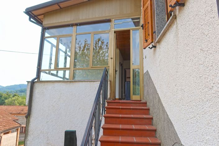 Image No.11-3 Bed Property for sale