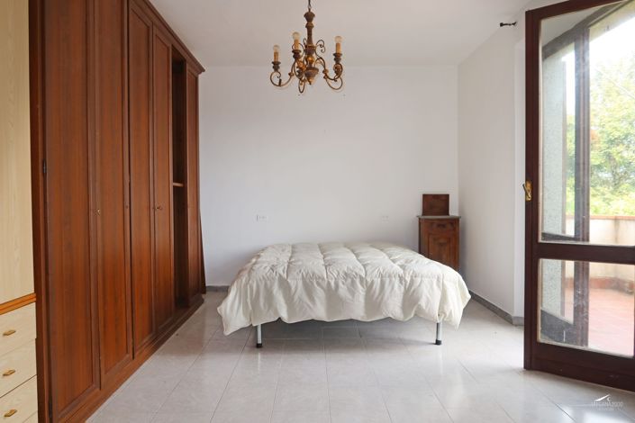 Image No.20-3 Bed Property for sale