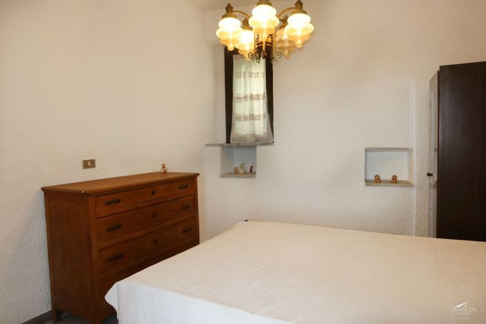 Image No.24-3 Bed Property for sale