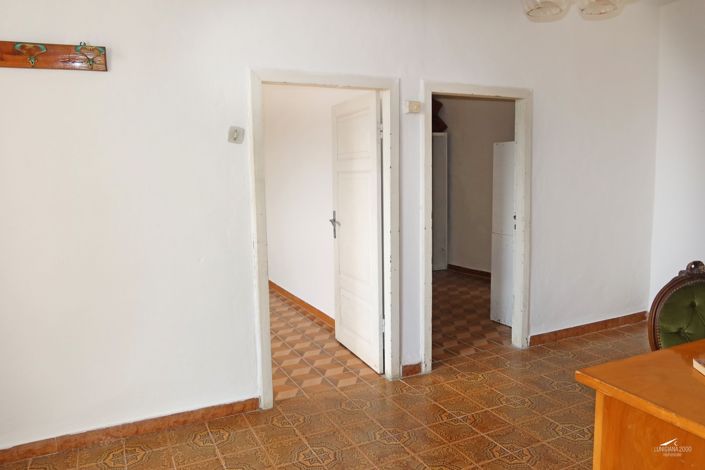 Image No.32-3 Bed Property for sale