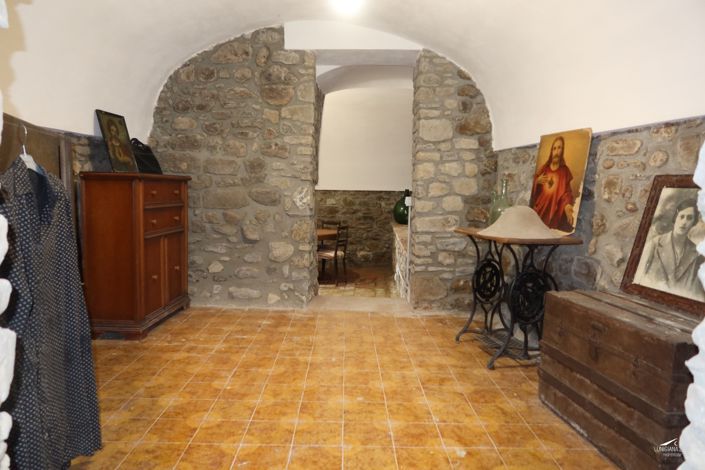 Image No.42-3 Bed Property for sale