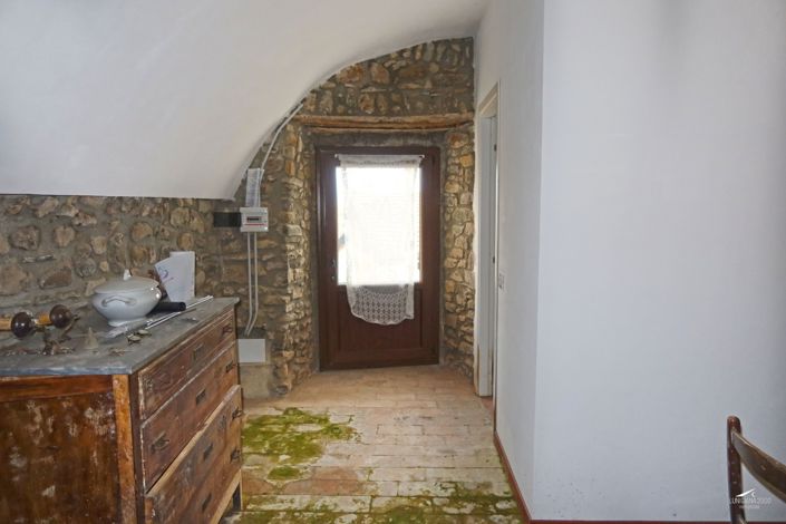 Image No.48-3 Bed Property for sale