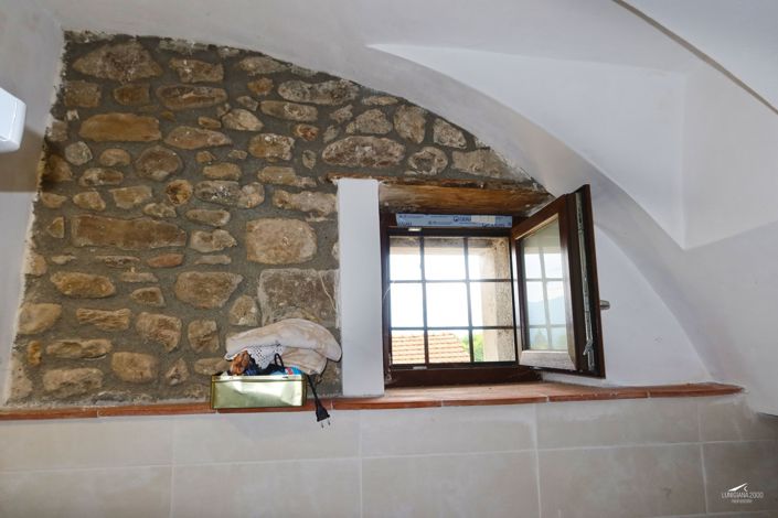 Image No.55-3 Bed Property for sale